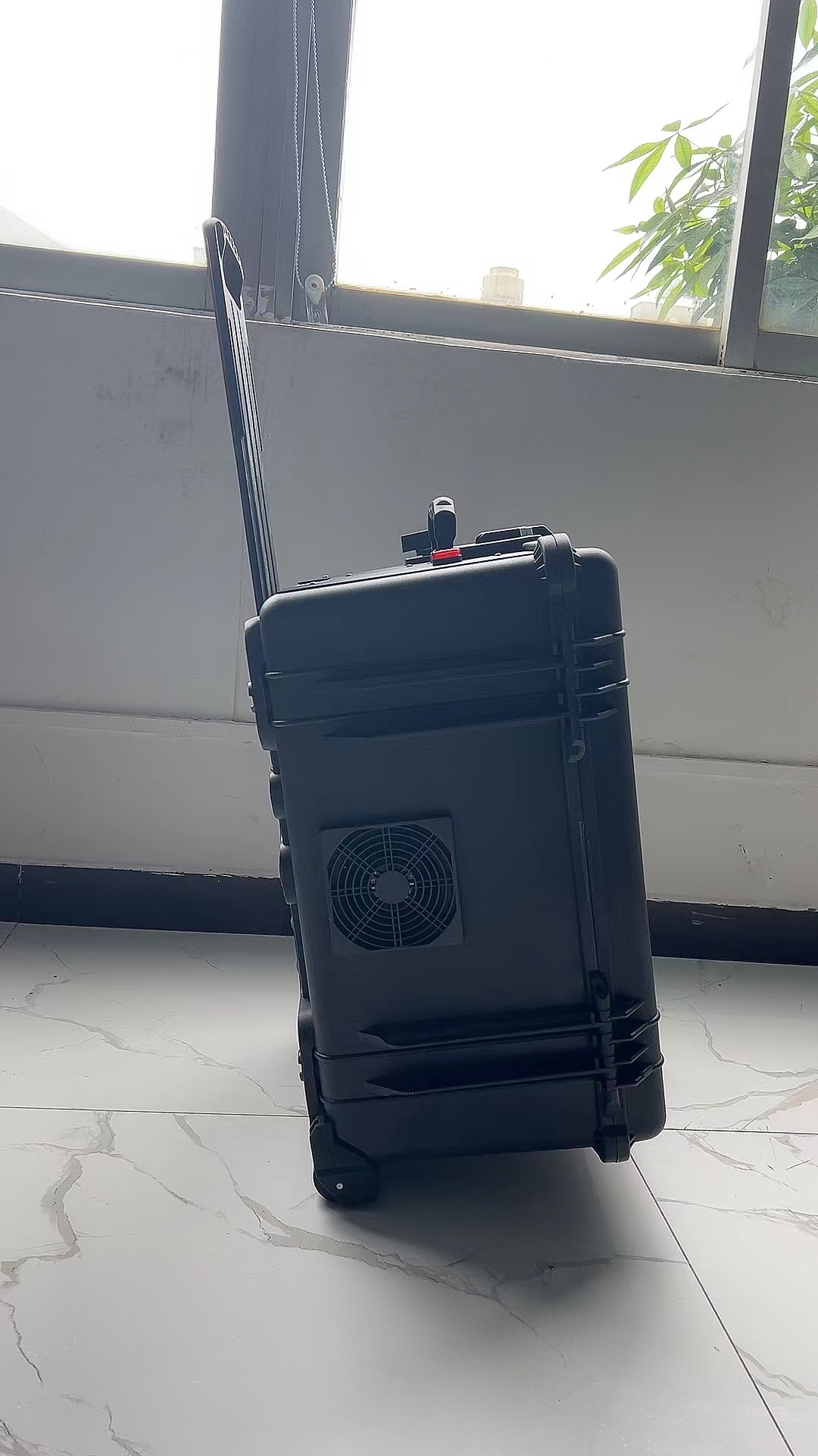 东港手拉箱型移动通信干扰器